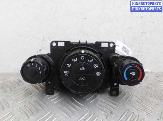 Переключатель отопителя FO1369152 на Ford Fiesta VI 2008 - 2013