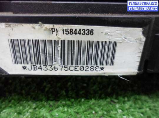 купить Блок предохранителей на Hummer H3 2005 - 2010