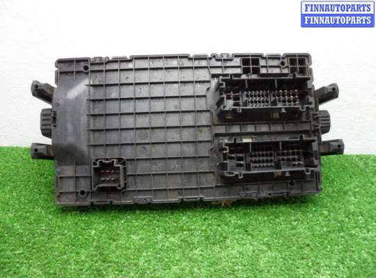 купить Блок предохранителей на Hummer H3 2005 - 2010