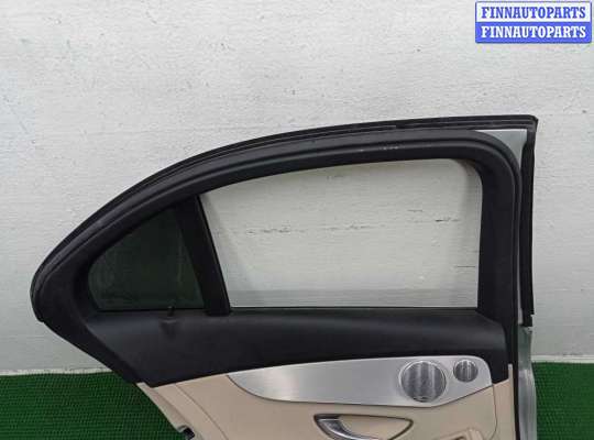 Замок боковой двери на Mercedes-Benz C (W205)