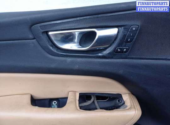 Молдинг на Volvo XC60 II (UZ)