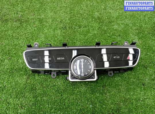 Панель управления магнитолой MB1456805 на Mercedes C-klasse (W205)Рестайлинг 2018 - 2021