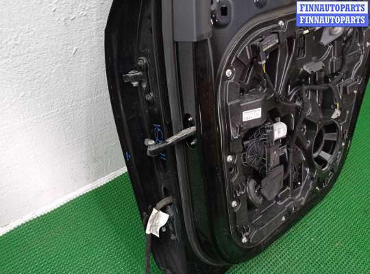 Стекло боковое двери на Volvo XC90 II