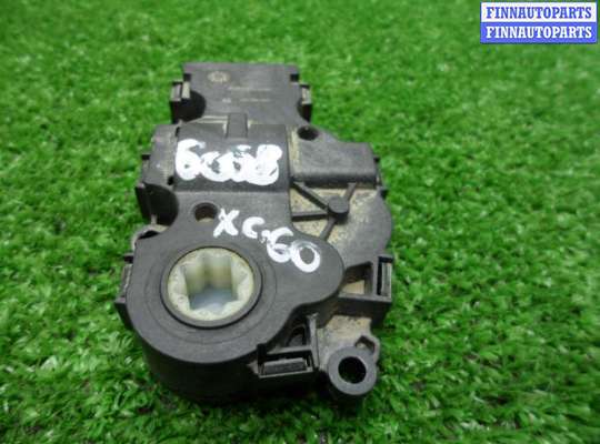 Моторчик заслонки печки на Volvo XC60 II (UZ)