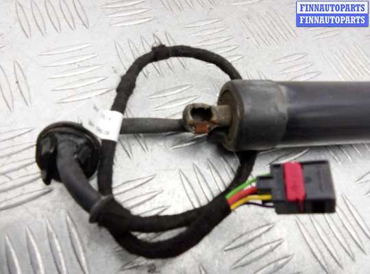 купить Амортизатор крышки багажника на Volkswagen Touareg II (7P) 2010 - 2014