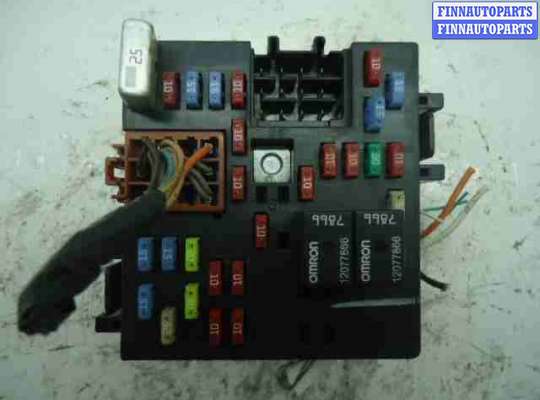 Блок предохранителей HM25767 на Hummer H2 2002 - 2007