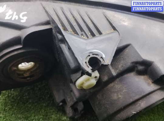 купить Фара правая на Mazda 5 I (CR) 2005 - 2010