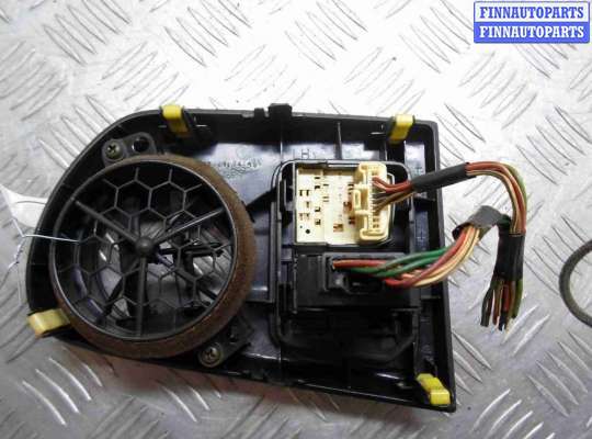 Кнопка салона PN08250 на Toyota Matrix I (E130) 2002 - 2008