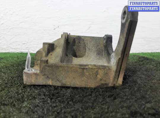 купить Кронштейн гидроусилителя на Land Rover Discovery III (LA) 2004 - 2009