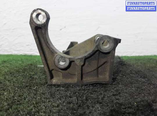 купить Кронштейн гидроусилителя на Land Rover Discovery III (LA) 2004 - 2009