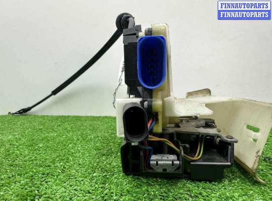 Замок боковой двери на Volkswagen Phaeton (3D)