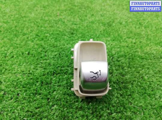 купить Кнопка открытия багажной двери на Mercedes C-klasse (W205)Рестайлинг 2018 - 2021