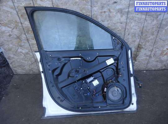 Стекло боковое двери на Volkswagen Touareg I (7L)