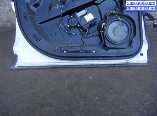 Стекло боковое двери на Volkswagen Touareg I (7L)