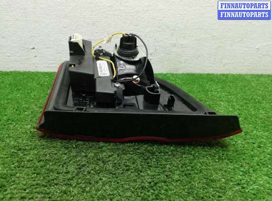 Фонарь крышки багажника на Mercedes-Benz ML / GLE (W166)