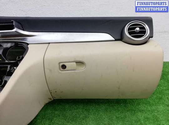 Панель передняя салона (Торпедо) на Mercedes-Benz C (W205)