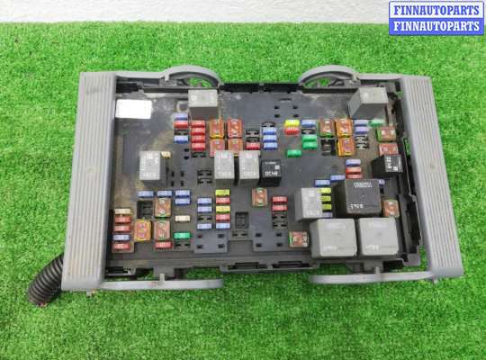 Блок предохранителей CD78298 на Cadillac Escalade III 2006 - 2014 (GMT900)