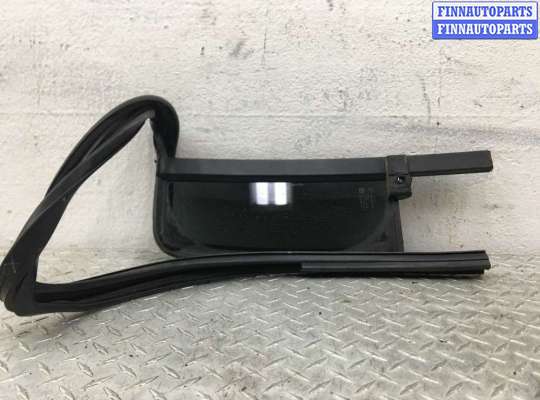 купить Стекло двери задней левой на Hummer H3 2005 - 2010