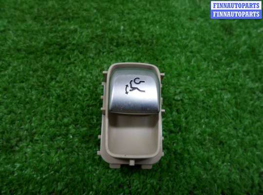 Кнопка открытия багажной двери MB1510565 на Mercedes C-klasse (W205)Рестайлинг 2018 - 2021