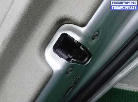 Замок боковой двери на Mercedes-Benz C (W205)