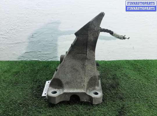 купить Кронштейн двигателя на Land Rover Range Rover Sport (LW,L494) 2013 - 2017