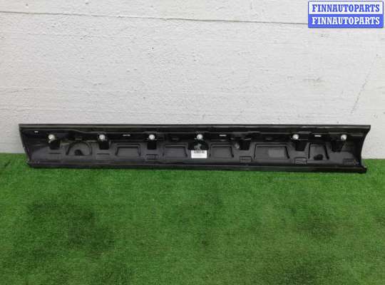 купить Накладка двери (Молдинг) на Volvo XC60 II (UZ) 2017- 2021