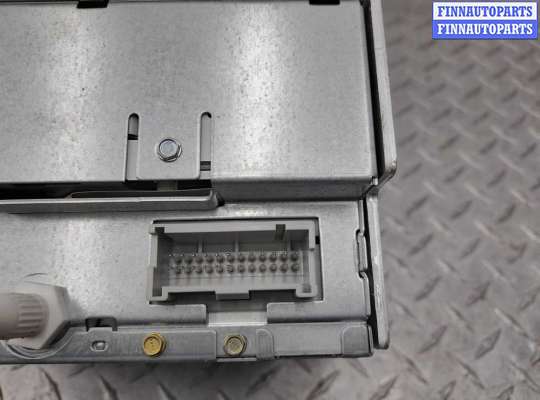 купить Магнитола на Hummer H3 2005 - 2010