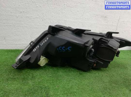 купить Фара правая на Toyota Venza (GV10) 2008 - 2012