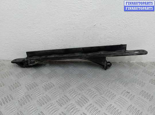 купить Кронштейн радиатора на Hummer H3 2005 - 2010