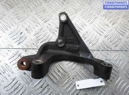 Кронштейн КПП TT632899 на Pontiac Vibe I 2002 - 2004