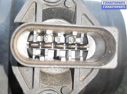 Датчик расхода воздуха (ДМРВ) на Volkswagen Sharan I (7M)