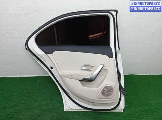 Стекло боковое двери на Mercedes-Benz A (W177)