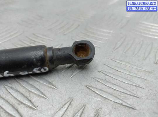 Амортизатор крышки багажника