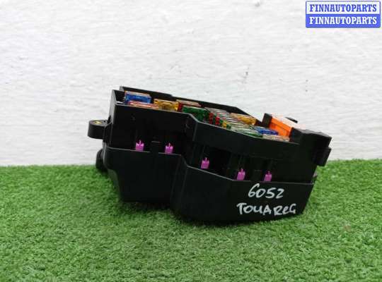 купить Блок предохранителей на Volkswagen Touareg II (7P) 2010 - 2014