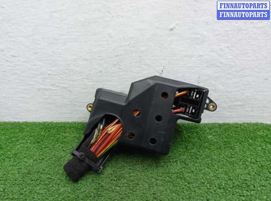 купить Блок предохранителей на Volkswagen Touareg II (7P) 2010 - 2014