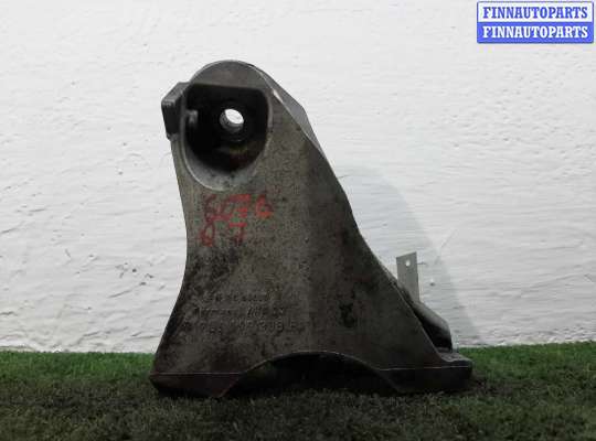 Кронштейн ДВС (лапа) на Audi Q7 (4L)