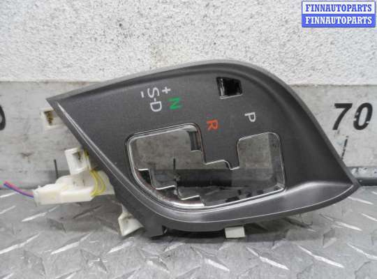 купить Накладка кулисы на Toyota Venza (GV10) 2008 - 2012