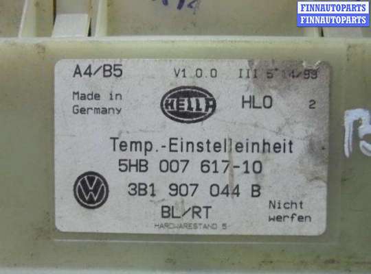 Блок управления печкой на Volkswagen Passat B5 (3B)