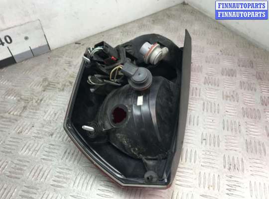 купить Фонарь крыла левый на Chrysler 300C (LX) 2004 - 2011