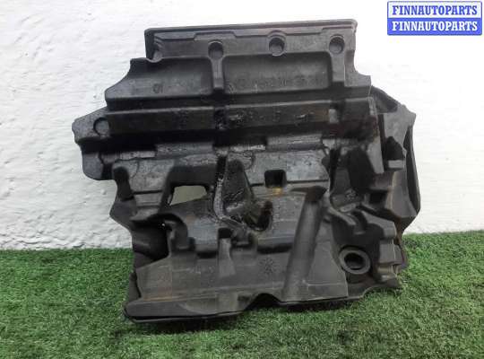 купить Крышка двигателя декоративная на Mercedes Sprinter II (w906) 2006 - 2017