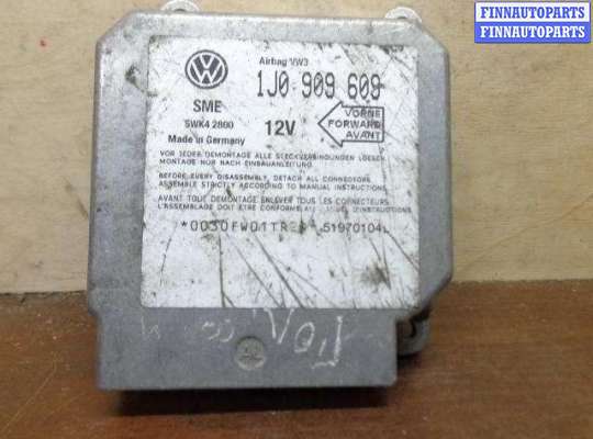 ЭБУ AIRBAG (электронный блок управления подушками безопасности) на Volkswagen Golf IV (1J)