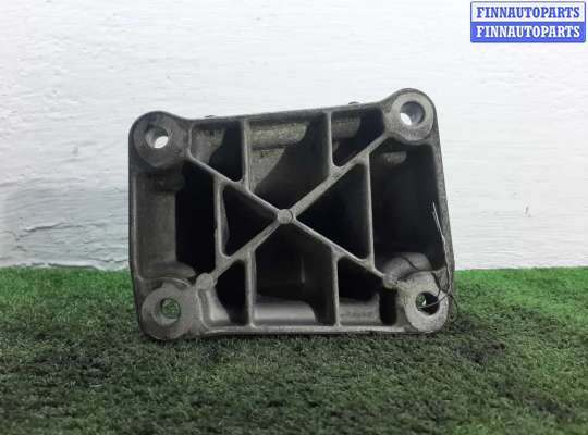 купить Кронштейн двигателя на Land Rover Range Rover Sport (LW,L494) 2013 - 2017