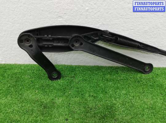 купить Поводок стеклоочистителя на Mercedes C-klasse (W205)Рестайлинг 2018 - 2021