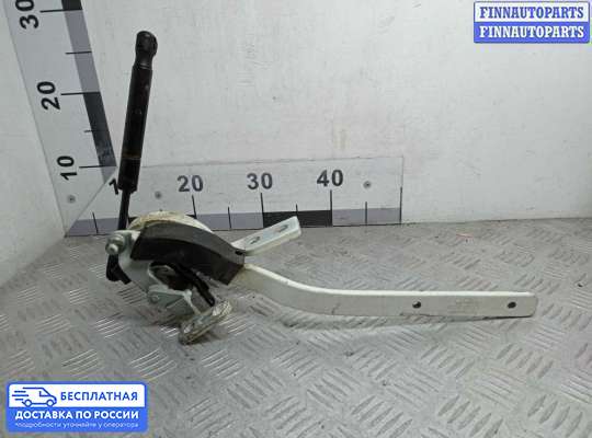 Петля крышки багажника на Porsche Cayenne I (955/957)