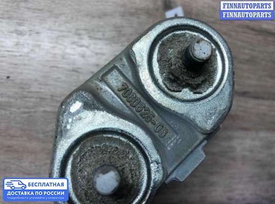 Петля крышки багажника на BMW X1 (E84)