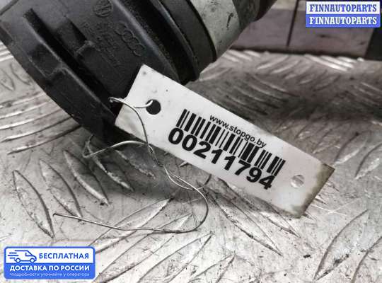Патрубок (трубка, шланг) на Audi A8 (D4, 4H)