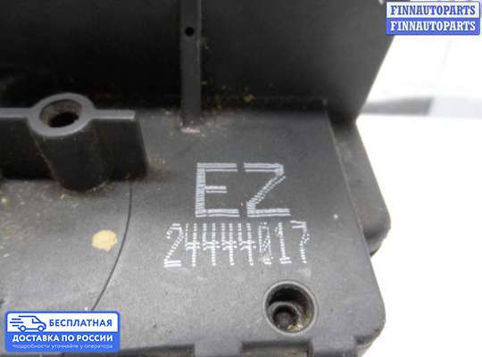 Замок боковой двери на Opel Zafira A