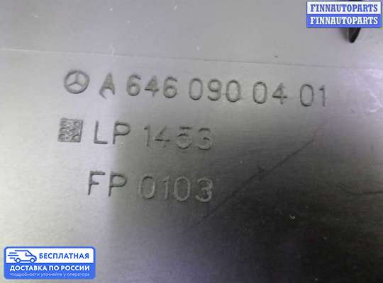 Корпус воздушного фильтра на Mercedes-Benz C (W203)
