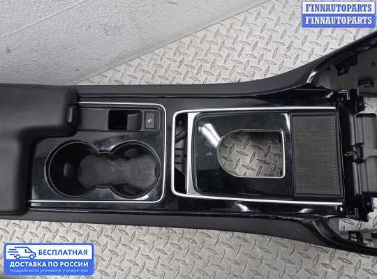 Подлокотник на Jaguar XE (X760)