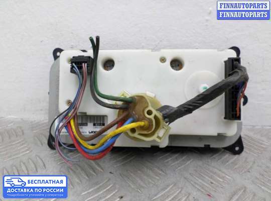 Блок управления печкой на Jeep Cherokee II / Liberty (KJ)